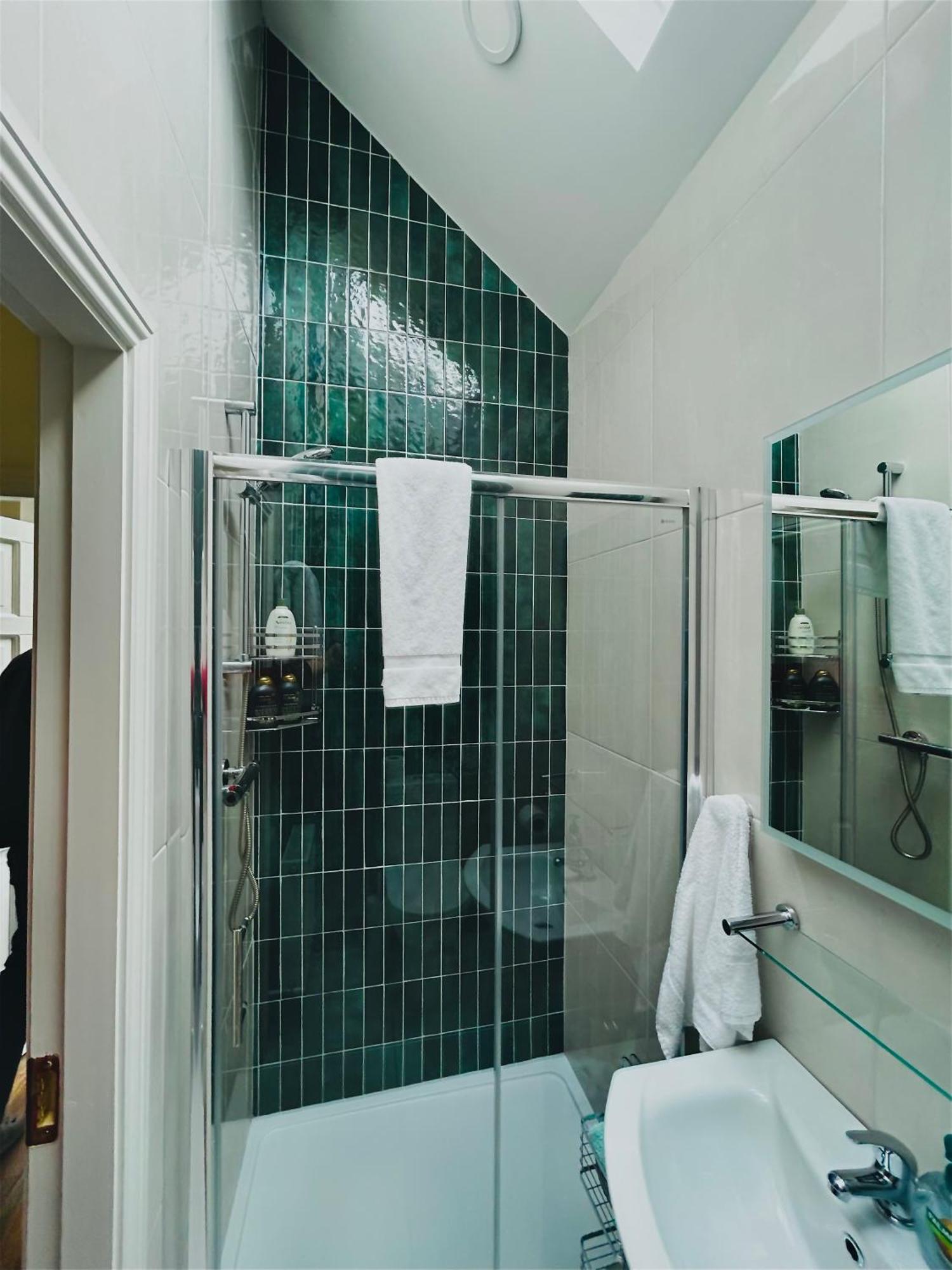 Oranhill Lodge Guesthouse โอแรนมอร์ ภายนอก รูปภาพ