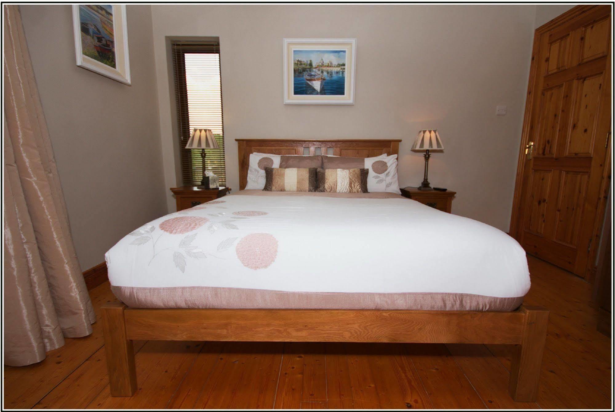 Oranhill Lodge Guesthouse โอแรนมอร์ ภายนอก รูปภาพ